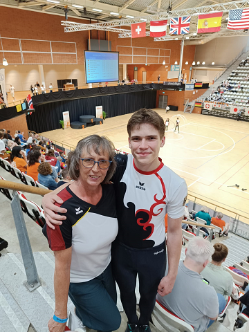 WM 2024 Rhönradturnen, Jonathan Jaeger mit Trainerin